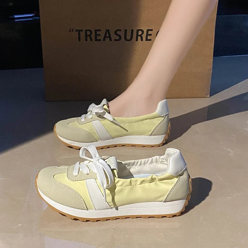 Spring and Summer Women's Casual Flat Shoes Shallow Mouth Canvas Shoes New Women's Lace-up Sports Shoes Comfortable