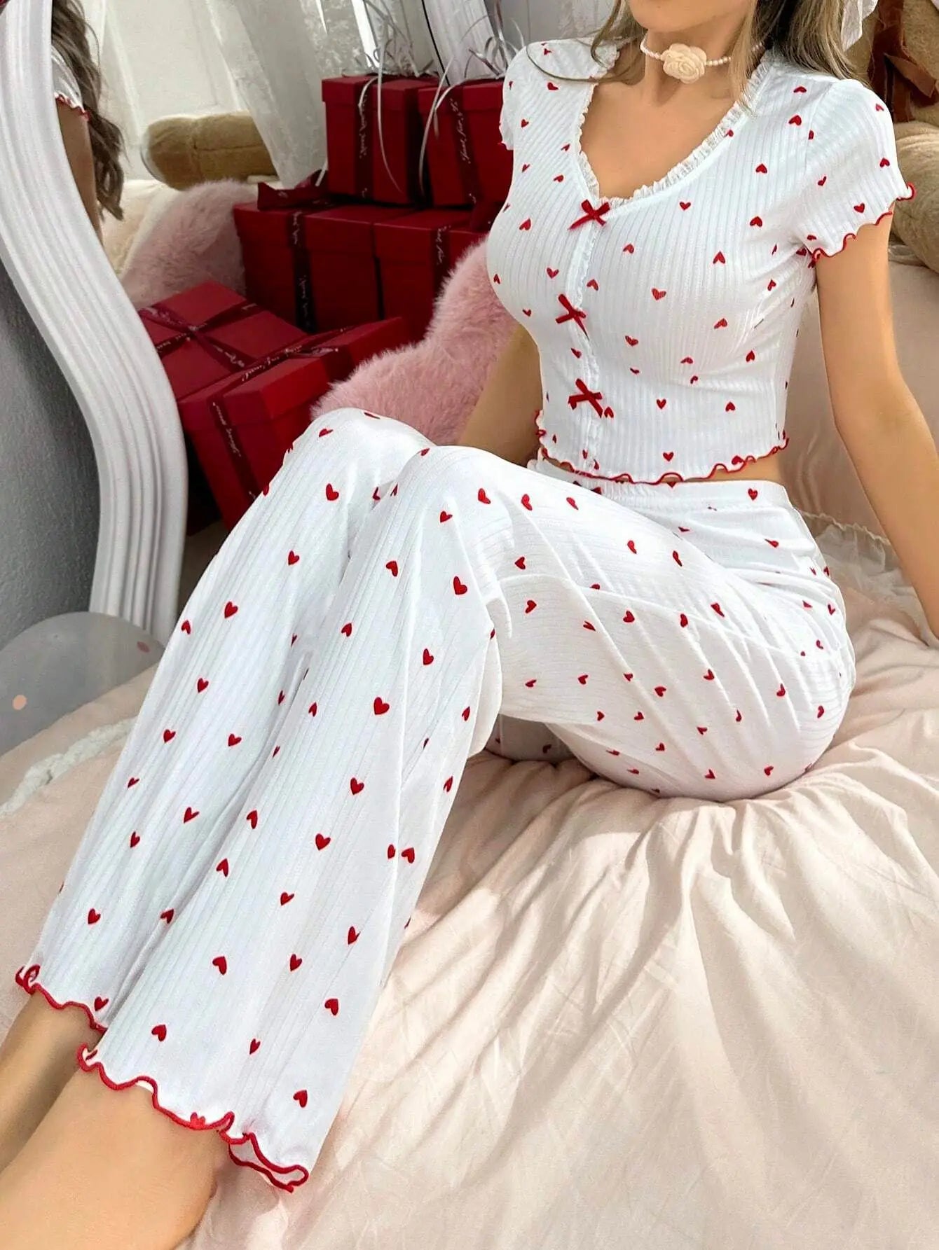 Women's Pajamas Set Fashionable Summer Printed Love V-Neck Short Sleeved Pants Two-Piece Set Bow Decoration Sleepwear Woman