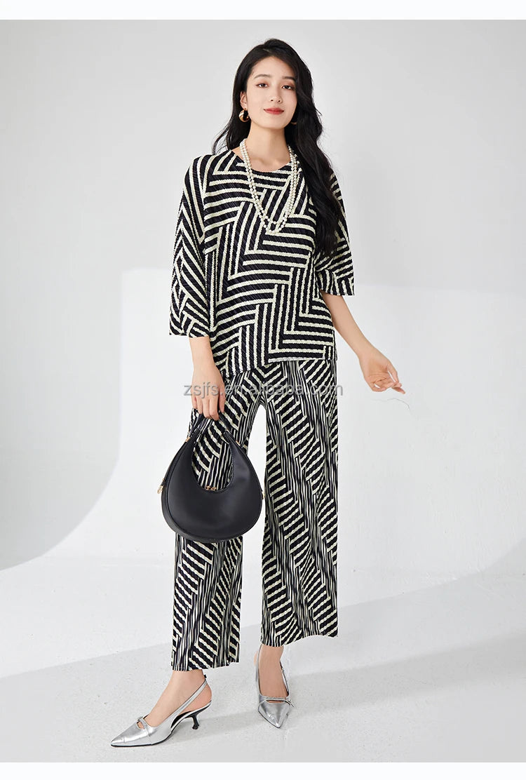 Women's Pleated Fashionable Retro Style Two-Piece Set Temperament Stretch Top Wide Leg Pants Office Set