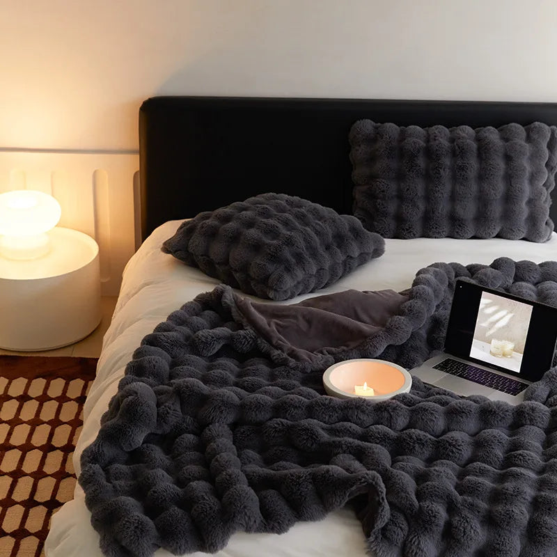 Fur Blanket for Winter Luxury Warmth Super Comfortable Blankets for Beds High-end Warm Winter Blanket for Sofa