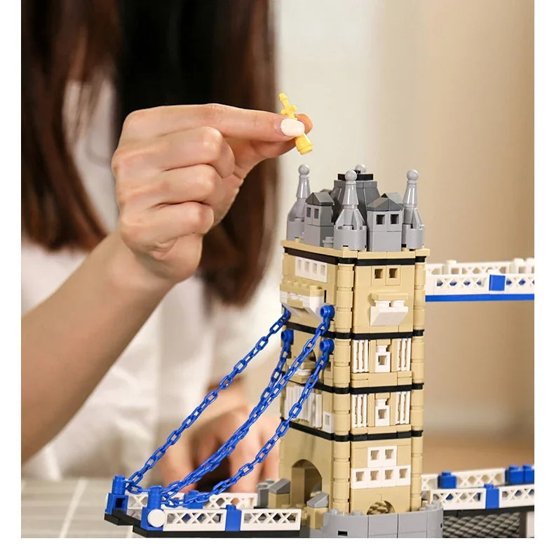 Creative Construction World Famous Modern Building Modelo de Arquitectura de Ladrillos Puente de la Torre de Londres, Inglaterra, Colección de Juguetes para Niños