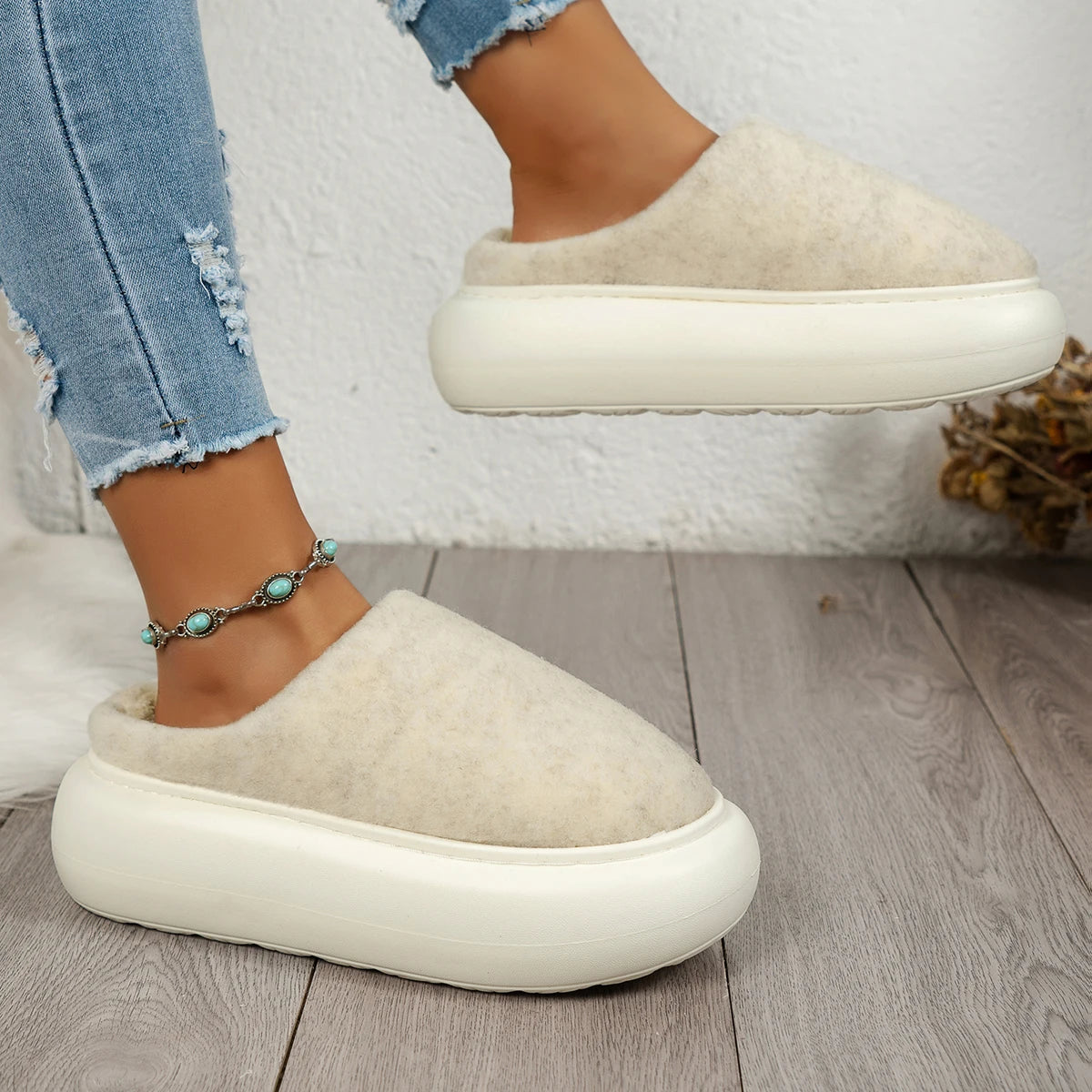 Chaussons d'hiver pour femmes, couleur unie, décontractés, confortables, antidérapants, chauds, en peluche, couvre-orteils, pantoufles à enfiler pour la maison