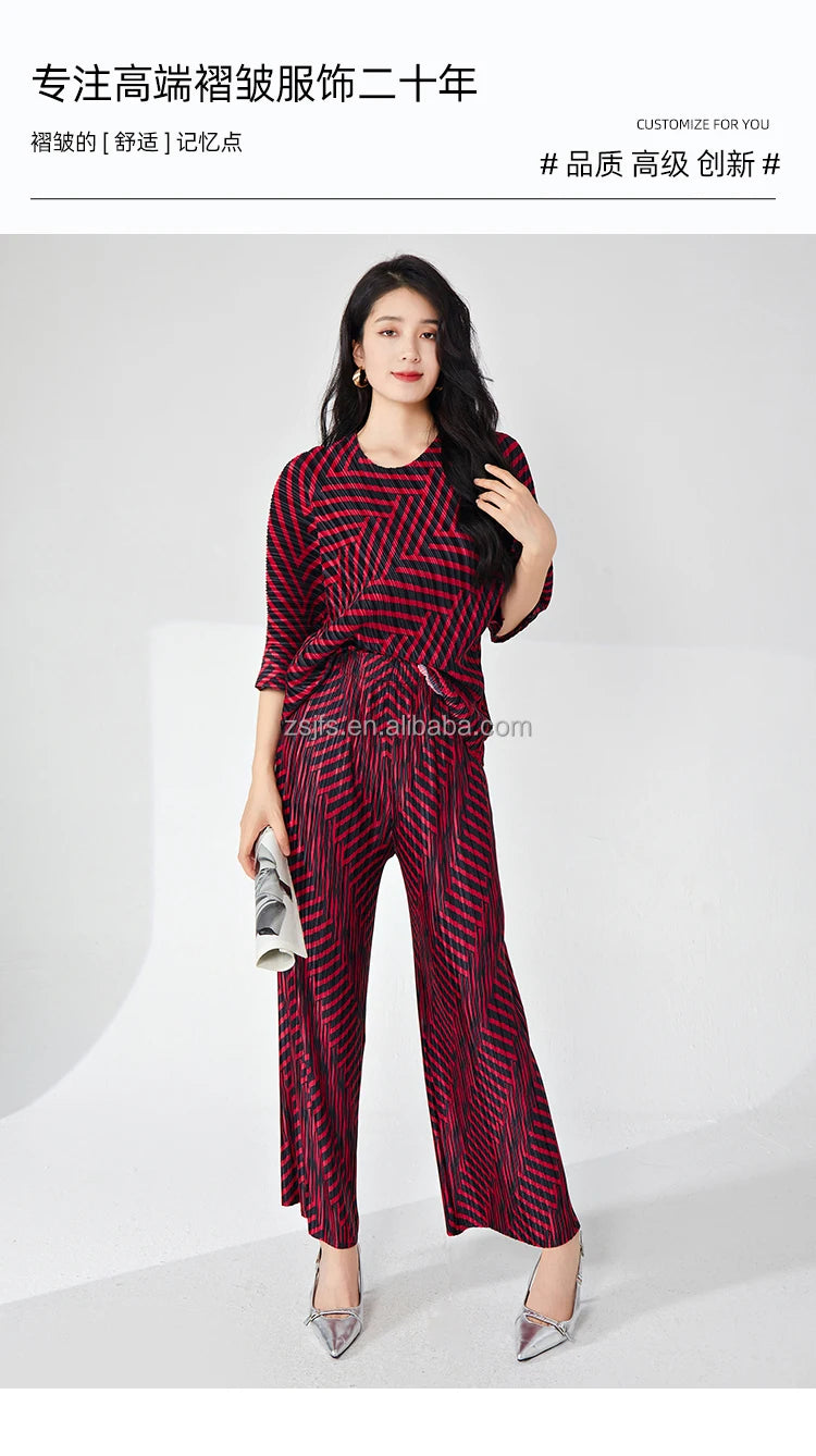 Women's Pleated Fashionable Retro Style Two-Piece Set Temperament Stretch Top Wide Leg Pants Office Set
