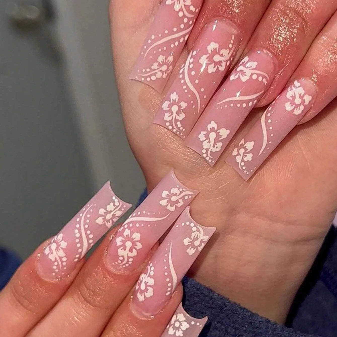 24 pcs short square French simple flower nails +1 nail glue +1 nail file