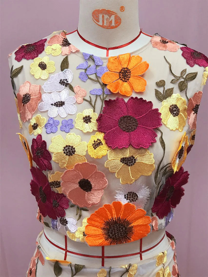 Women's Skirt Two-piece Suit High-grade Embroidery Crochet Sleeveless Temperament Elegant Sweet Short Top Hip Skirt Suit 2025