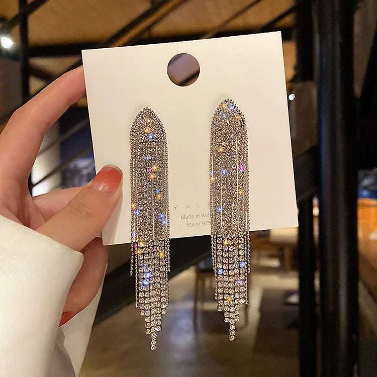 Nuevos exquisitos pendientes de circonita de colores en forma de corazón para mujer, pendientes de esmalte blanco a la moda con temperamento amoroso, joyería de boda