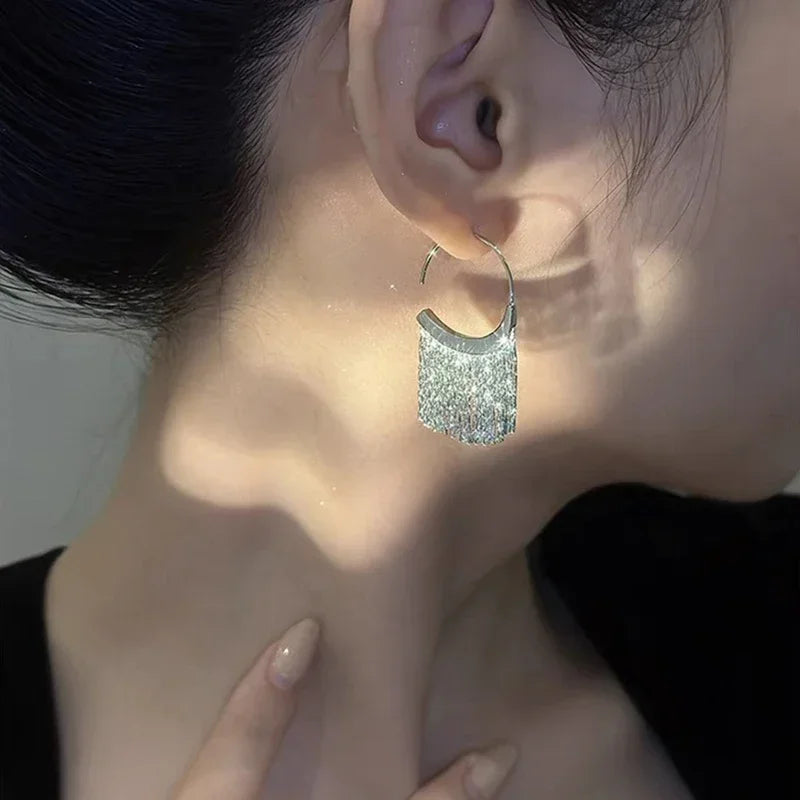 Pendientes de tuerca cuadrados de circonita azul de color plateado con borla larga para mujer, elegantes, delicados y encantadores, regalo premium para boda