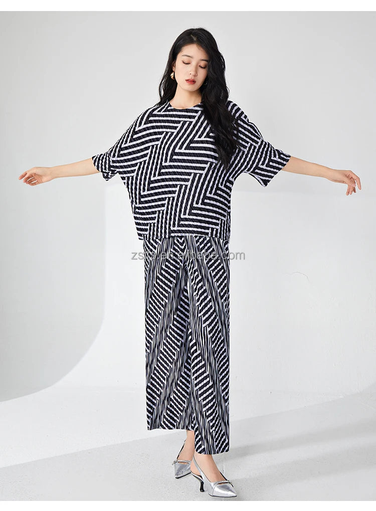 Women's Pleated Fashionable Retro Style Two-Piece Set Temperament Stretch Top Wide Leg Pants Office Set