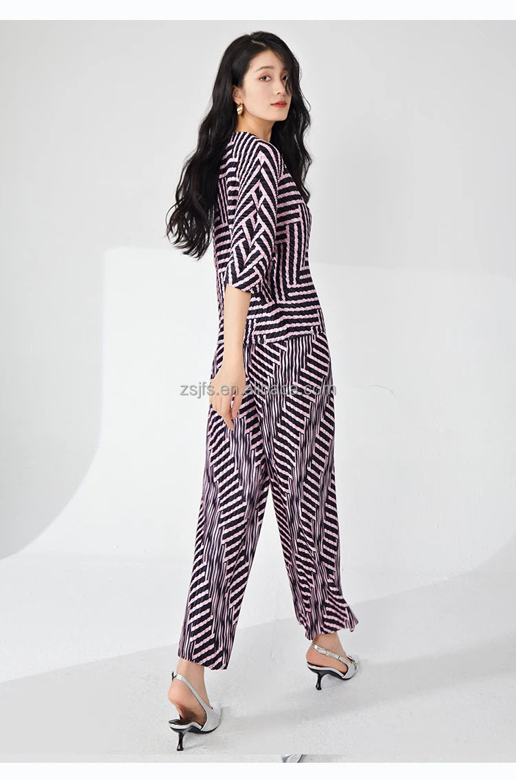 Women's Pleated Fashionable Retro Style Two-Piece Set Temperament Stretch Top Wide Leg Pants Office Set