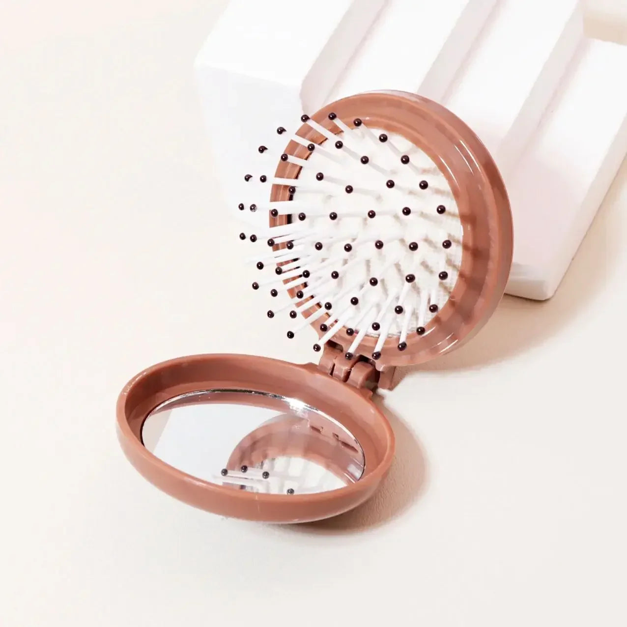 1 pieza Mini masajeador de cabeza plegable espejo antiestático accesorios de peinado cepillo de pelo portátil de viaje peine especial para pelucas de pelo real