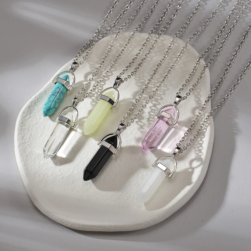 Juego de 2 unidades de collares magnéticos con colgante de corazón y columna hexagonal luminosa, de piedra natural, con colgante geométrico, para parejas, regalos de joyería
