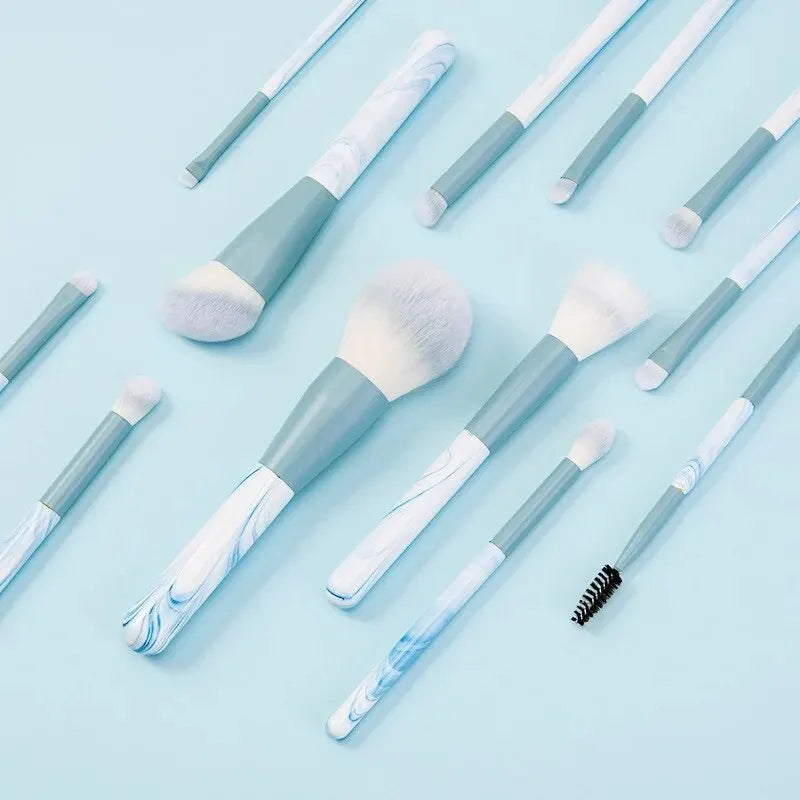 Juego de 12 brochas de maquillaje ultrasuaves, herramientas de maquillaje en polvo para principiantes, brocha para rubor puntiaguda, brocha para corrector, brocha delineadora de ojos tipo cuchillo