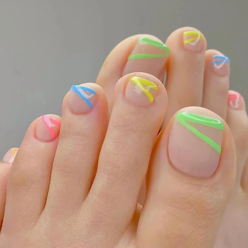 Flowers White French Artificial Toenails Nude Pink Toe False Nails with Glue Wearable Short Flat Shape Fake Toenails Wholesale
