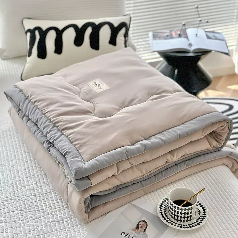 Summer Comforter: Lightweight, Machine - Washable AC Quilt, Suitable for Families, Travelers & Any Bedroom Setup